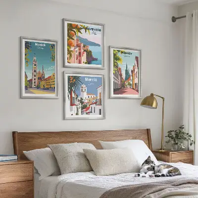 Compoziție de tablouri pentru perete cu ilustrații color ale orașelor europene