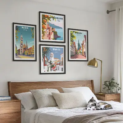 Compoziție de tablouri pentru perete cu ilustrații color ale orașelor europene