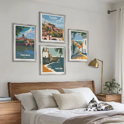 Set de tablouri gata de agățat cu grafică retro a orașului