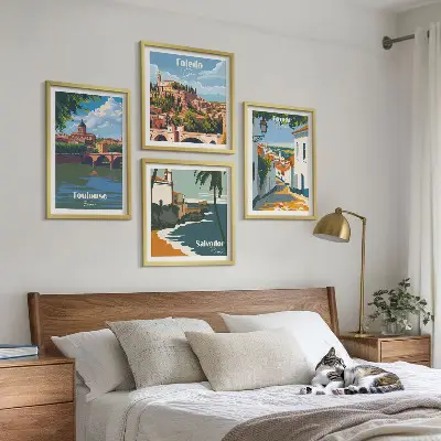 Set de tablouri gata de agățat cu grafică retro a orașului
