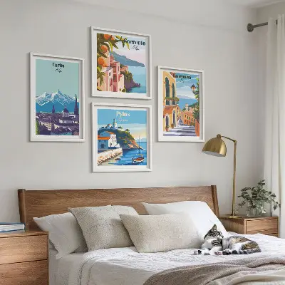 Compoziție de tablouri pentru perete cu ilustrații colorate ale orașelor în stil retro
