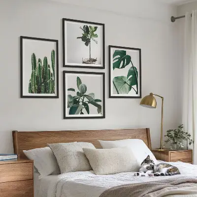 Compoziție de tablouri pentru perete cu estetica plantelor tropicale