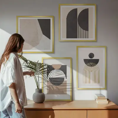 Compoziție de tablouri pentru perete cu forme abstracte în nuanțe de bej și maro