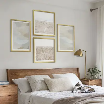 Set de tablouri decorative gata de agățat cu fundal abstract și linii delicate
