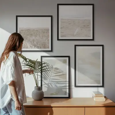 Set de tablouri decorative gata de agățat cu fundal abstract și linii delicate