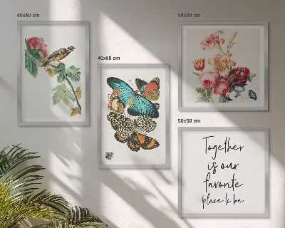 Set de tablouri gata de agățat cu model floral în nuanțe pastel de flori, fluturi și păsări