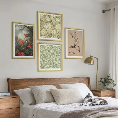 Compoziție de tablouri pentru perete cu flori și păsări în mediul natural