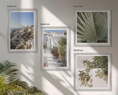 Set de tablouri gata de agățat cu vedere la scările albe din Santorini
