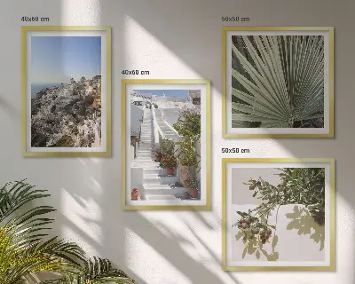 Set de tablouri gata de agățat cu vedere la scările albe din Santorini