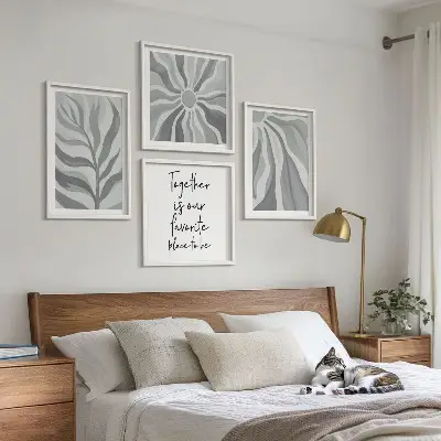 Compoziție de tablouri pentru perete cu ilustrații cu modele florale pastelate