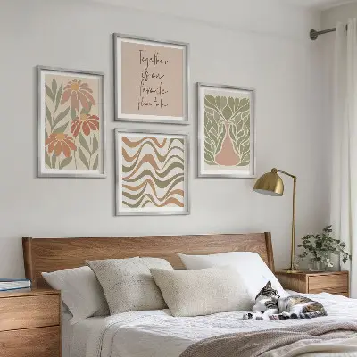 Compoziție de tablouri pentru perete cu flori abstracte în nuanțe pastelate
