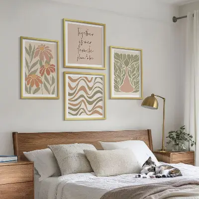 Compoziție de tablouri pentru perete cu flori abstracte în nuanțe pastelate