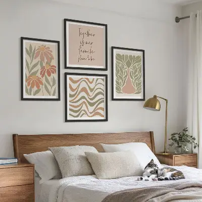 Compoziție de tablouri pentru perete cu flori abstracte în nuanțe pastelate