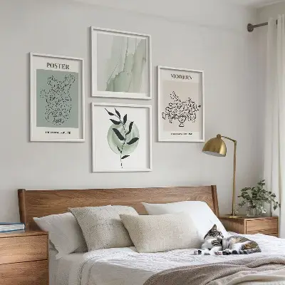 Compoziție de tablouri pentru perete cu model de flori într-o vază modernă