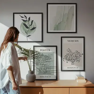 Compoziție de tablouri pentru perete cu model de flori într-o vază modernă