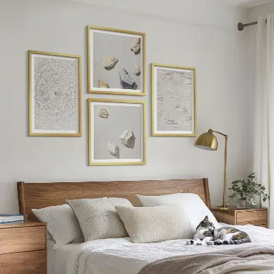 Compoziție de tablouri geometrice cu model de pietre din carton