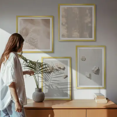 Compoziție de tablouri pentru perete cu decorațiuni de plajă și pietre în stil boho