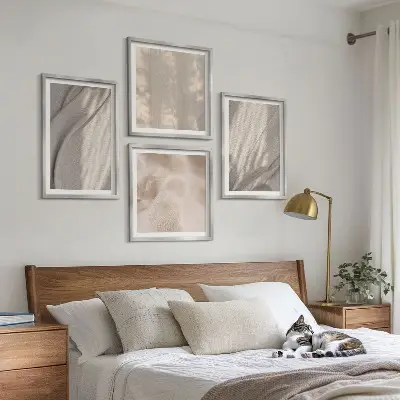 Compoziție de tablouri pentru perete cu prim-plan de țesături naturale în stil boho