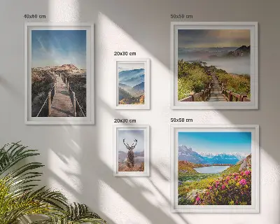 Polyptic înrămat cu peisaje de munți și păduri sălbatice
