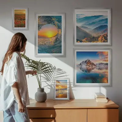 Set de tablouri decorative pentru perete cu peisaje naturale reprezentând mare, munți și flori