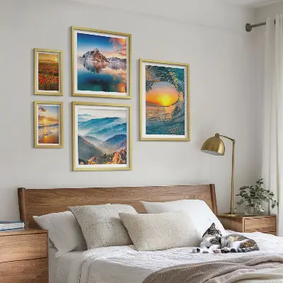 Set de tablouri decorative pentru perete cu peisaje naturale reprezentând mare, munți și flori