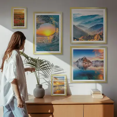 Set de tablouri decorative pentru perete cu peisaje naturale reprezentând mare, munți și flori