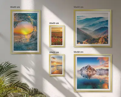 Set de tablouri decorative pentru perete cu peisaje naturale reprezentând mare, munți și flori
