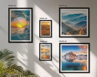 Set de tablouri decorative pentru perete cu peisaje naturale reprezentând mare, munți și flori