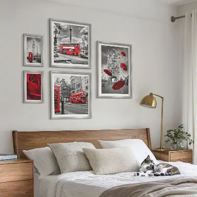 Set de tablouri decorative pentru perete cu motive londoneze și accente roșii