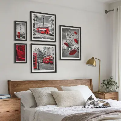 Set de tablouri decorative pentru perete cu motive londoneze și accente roșii