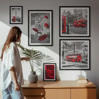 Set de tablouri decorative pentru perete cu motive londoneze și accente roșii