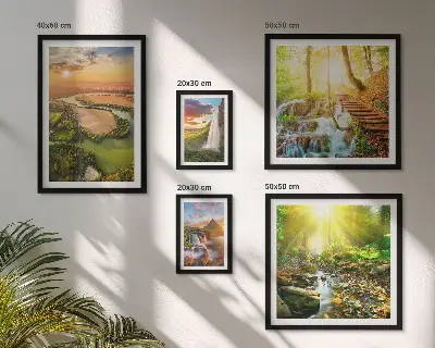 Set de tablouri decorative pentru perete cu peisaje de cascade și văi