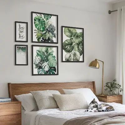 Tablou poliptic înrămat cu motive vegetale și abstracții
