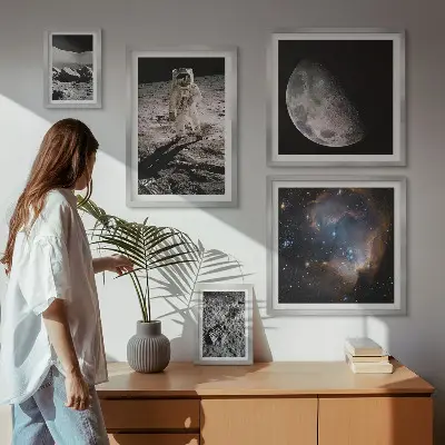Tablou poliptic înrămat cu tema Descoperiri și secrete cosmice