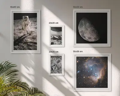 Tablou poliptic înrămat cu tema Descoperiri și secrete cosmice
