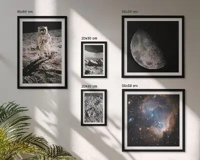 Tablou poliptic înrămat cu tema Descoperiri și secrete cosmice