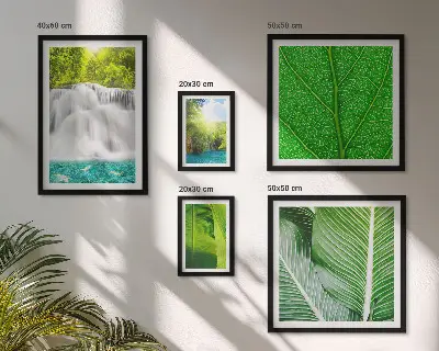 Tablou poliptic înrămat cu model de cascadă tropicală cu palmieri