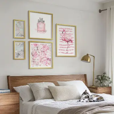Set de tablouri decorative pentru perete cu accente roz elegante și flori de flamingo