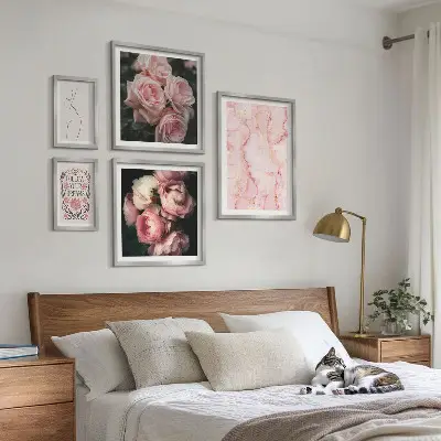Set de tablouri decorative pentru perete cu flori roz în stil boho