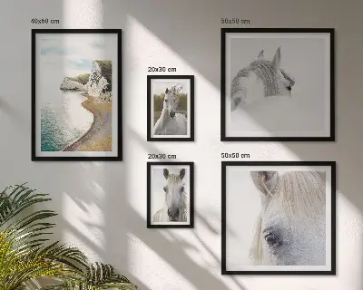 Set de tablouri decorative pentru perete cu cai pe plajă în stil minimalist