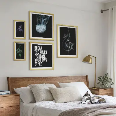 Poliptic înrămat cu motive creative abstracte