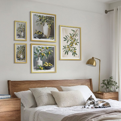 Decorațiune de perete set tablouri Accente de măsliniu într-un interior rustic