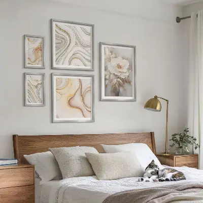 Tablou poliptic înrămat cu motive florale și eleganță abstractă