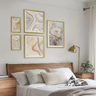 Tablou poliptic înrămat cu motive florale și eleganță abstractă