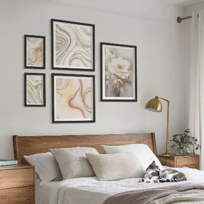 Tablou poliptic înrămat cu motive florale și eleganță abstractă