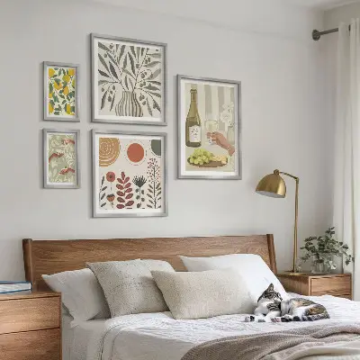 Decorațiuni elegante pentru vin polyptic înrămat