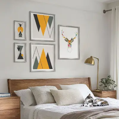 Tablou înrămat cu motive colorate în stil boho