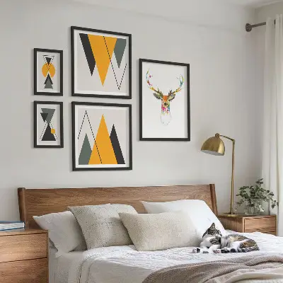 Tablou înrămat cu motive colorate în stil boho