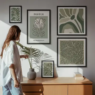 Tablou poliptic înrămat cu forme abstracte de plante în stil boho