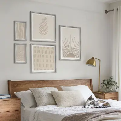 Polyptic înrămat cu decorațiuni elegante și geometrie naturală